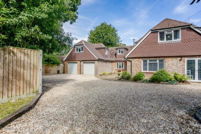 10 Aveley Lane