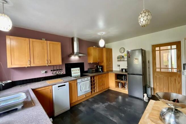 3 bed Bungalow for sale Image 8