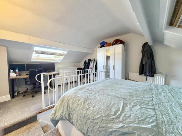 3 bed Terraced for sale Image 9