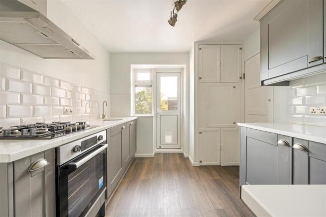Bradwell Close, E18