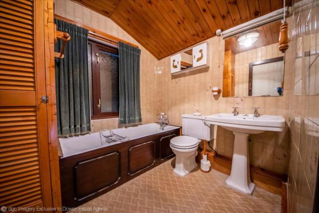 BATHROOM WC