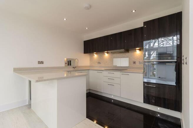 Westhall Road, Warlingham photo 4