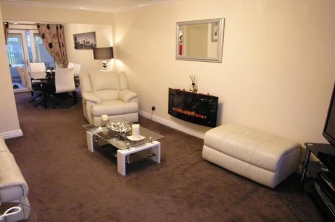 LOUNGE VIEW 1
