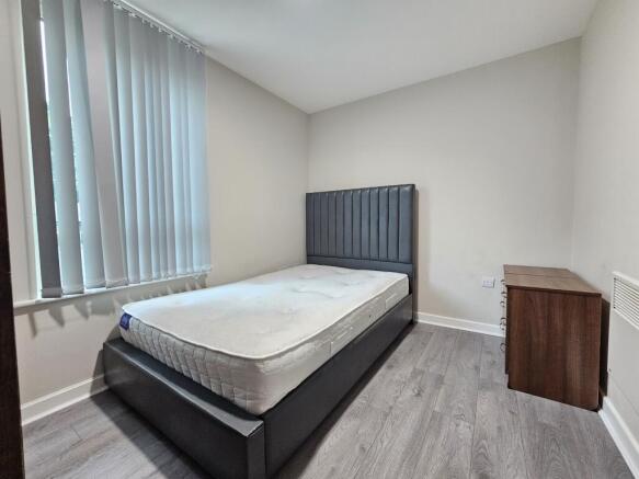 3 bed Ground Flat to rent Image 9