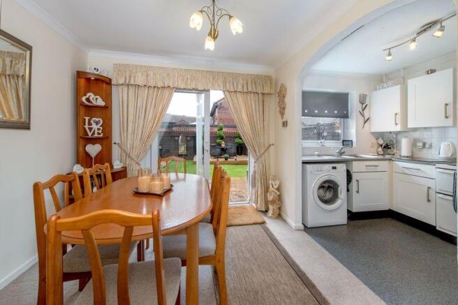 Kitchen/dining...