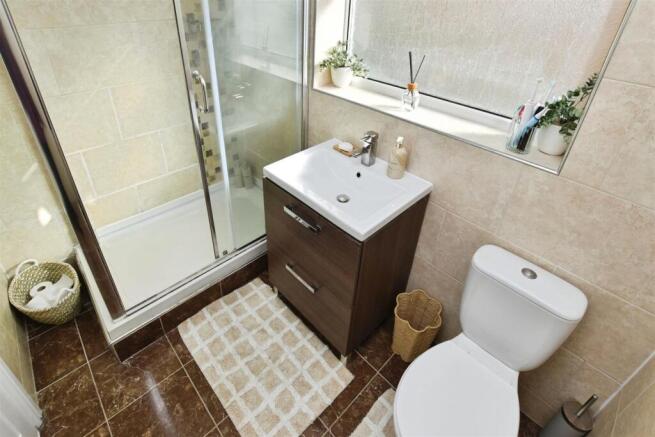 Shower/ Bathroom