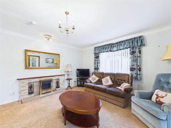 Sitting Room & Dining Area