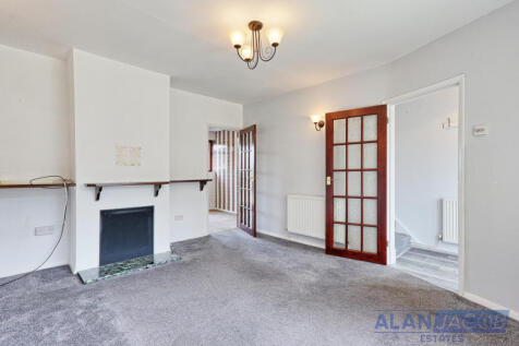 Usk Road, South Ockendon, RM15