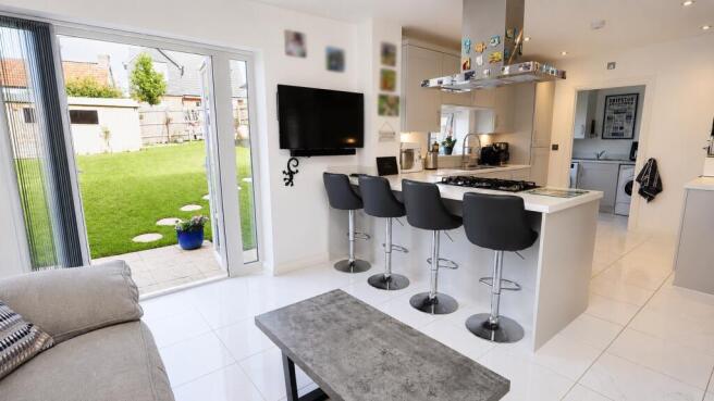 Kitchen:Family room