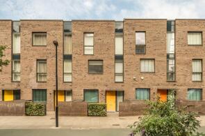 7, Peartree Way, London SE10 0XS