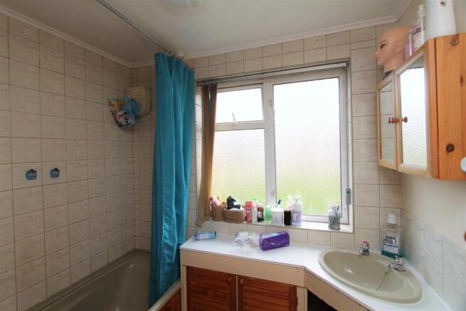 Bathroom.JPG