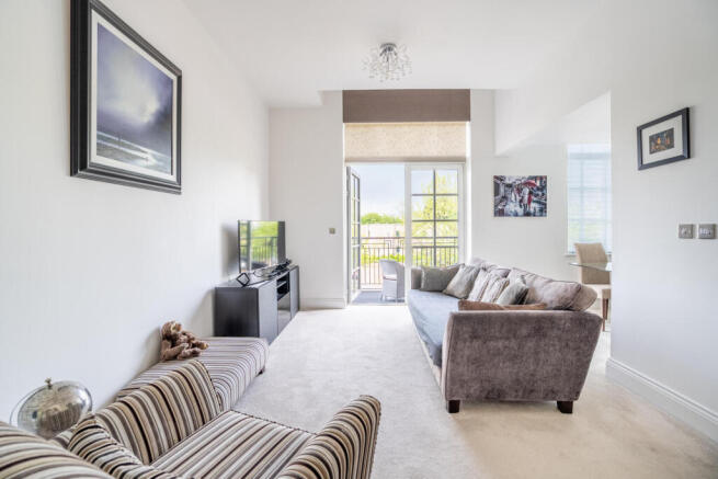 2 bed Apartment for sale Image 4