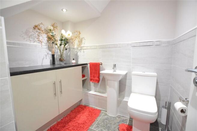 2pc Cloakroom