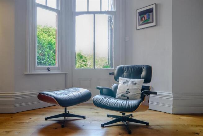 8390710-interior05.jpg