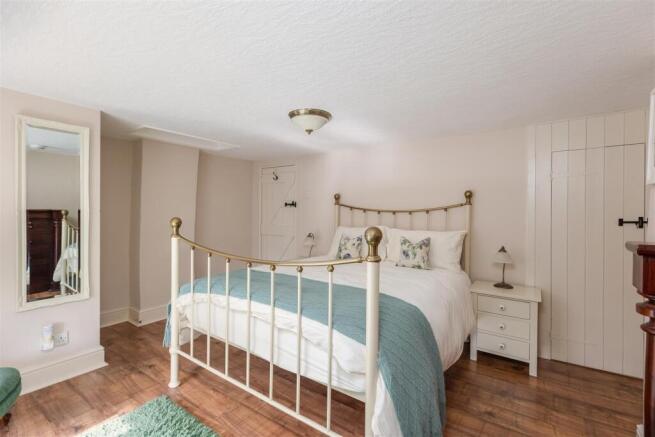 2 bed House for sale Image 5