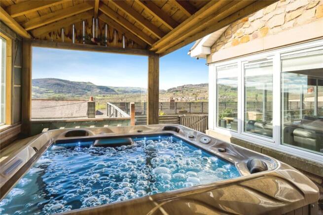 Hot Tub & Views