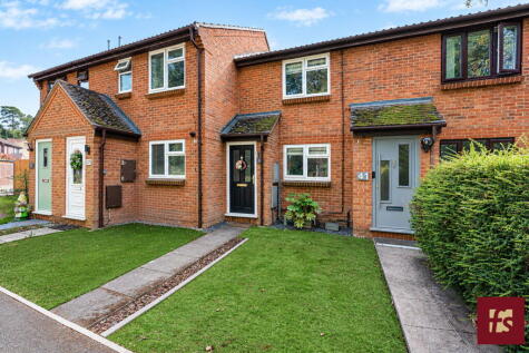 Pewsey Vale, Winkfield Row, Bracknell, Berkshire RG12 9YA