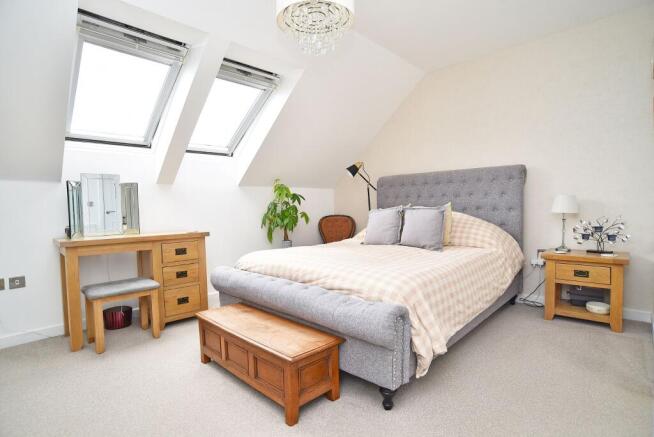 3 bed Town House for sale Image 10