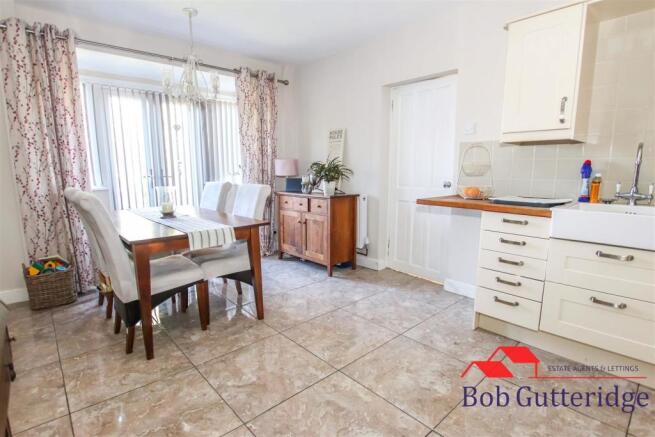 FITTED KITCHEN / DINING ROOM