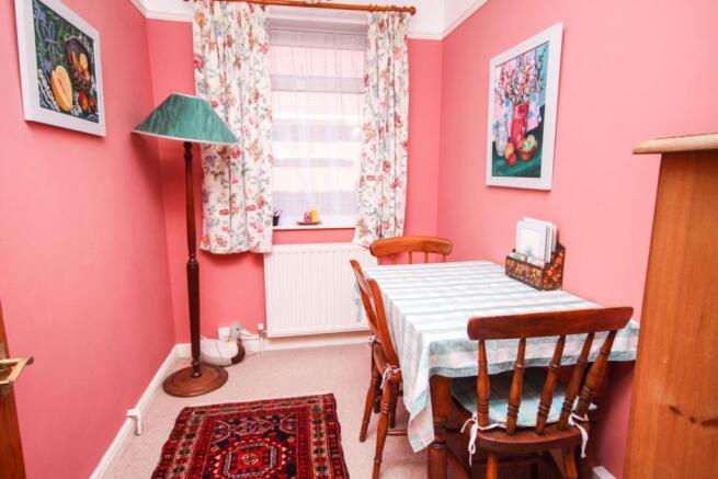 Bed 3 / Dining Room