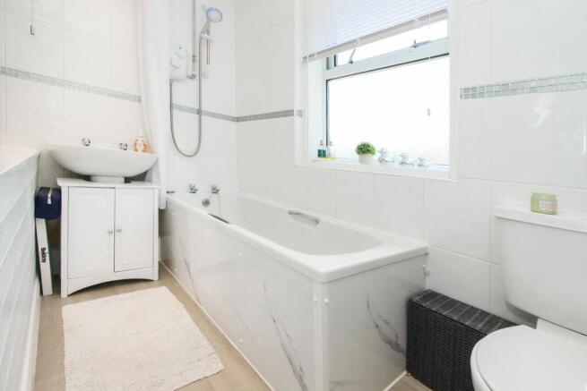 3 bed Terraced for sale Image 11