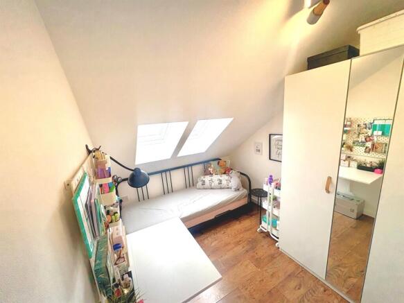 2 bed Flat for sale Image 7