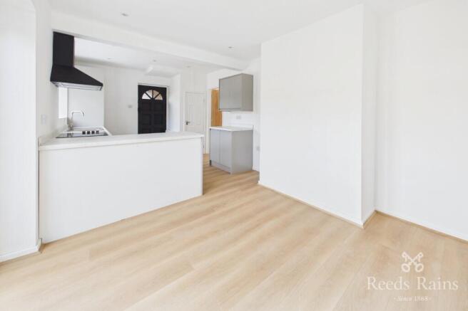 3 bed Semi-Detached for sale Image 11