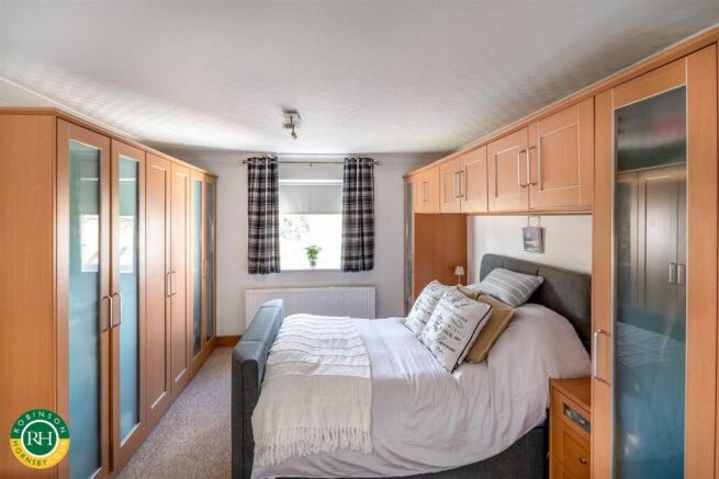 3 bed Bungalow for sale Image 10