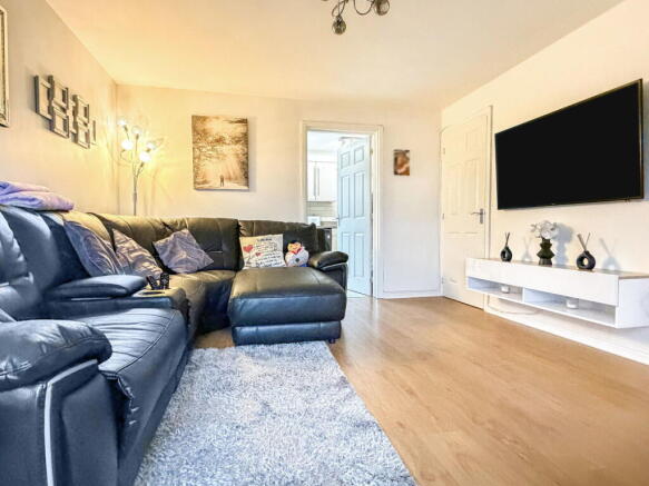 3 bed Semi-Detached for sale Image 7