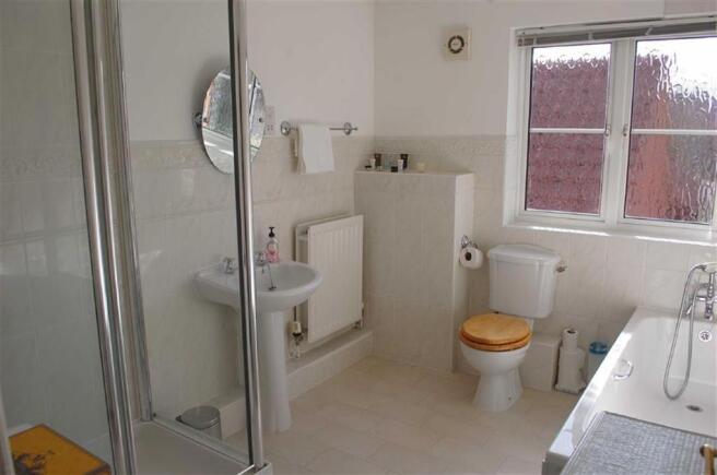 FAMILY BATHROOM