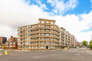 53, 143 Viceroy Lodge, Kingsway, Hove BN3 4RB