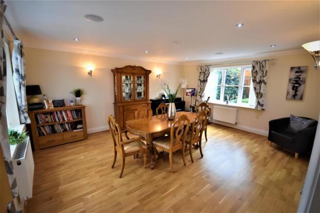 Arenig, Marford Dining Rm.JPG