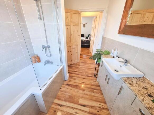 2 bed Flat for sale Image 10