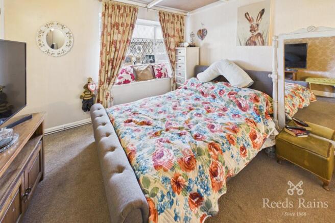 3 bed Semi-Detached for sale Image 10