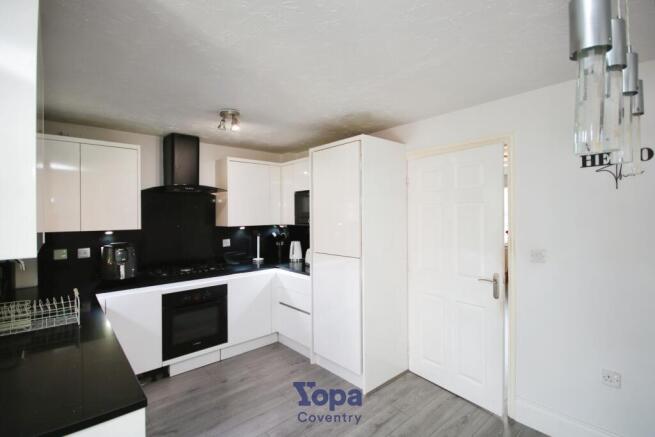 Cbb308a3-Kitchen 20Diner 202.JPG