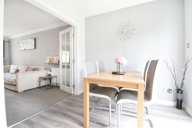 Dining Area to Lounge