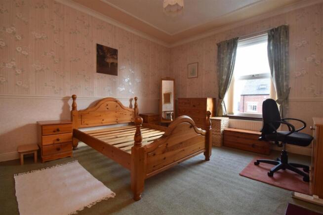 1 bed Terraced to rent Image 5