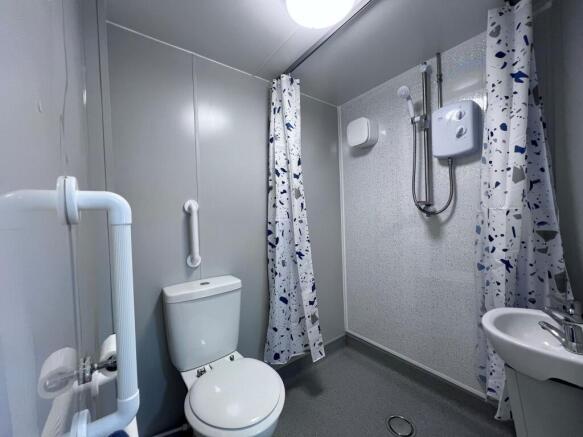 3 bed Semi-Detached to rent Image 9
