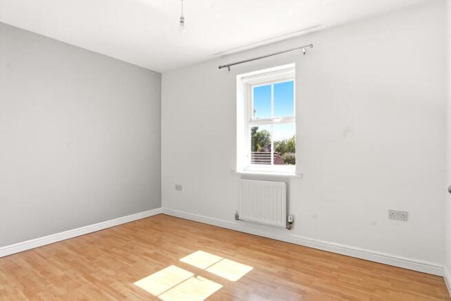 2 bed Flat for sale Image 7