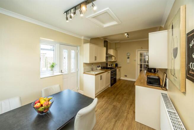 3 bed House for sale Image 10