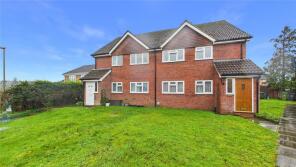 35, Meadowbank Road, Lightwater GU18 5SX