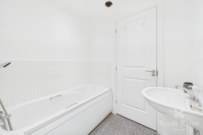 3 bed Terraced for sale Image 9
