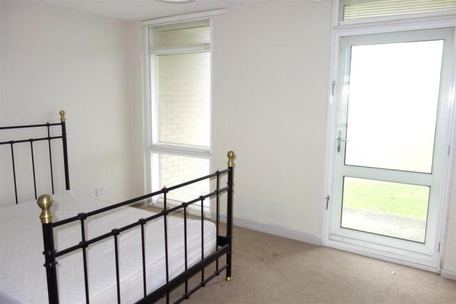 bedroom1.JPG