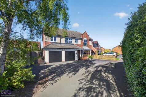Larkspur Drive, Evesham