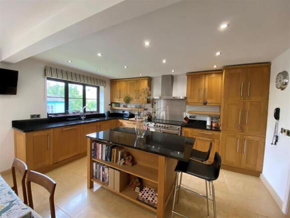 Kitchen/Dining Room