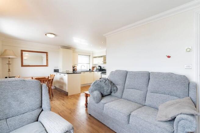 70 Central Parade, Herne Bay photo 4