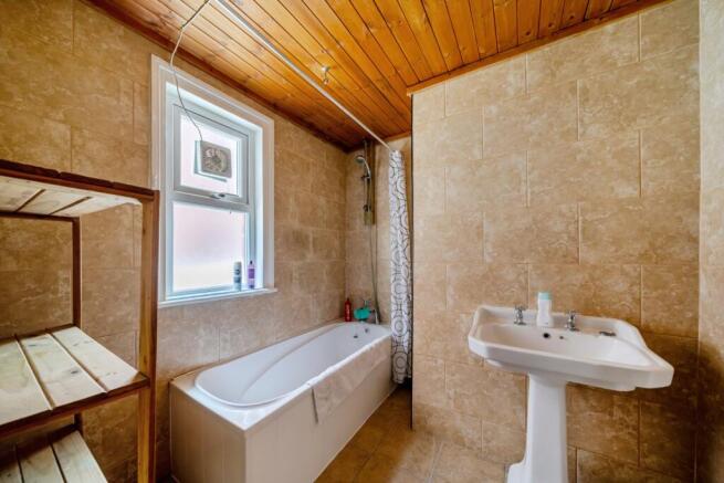 Flat 1 - Bathroom