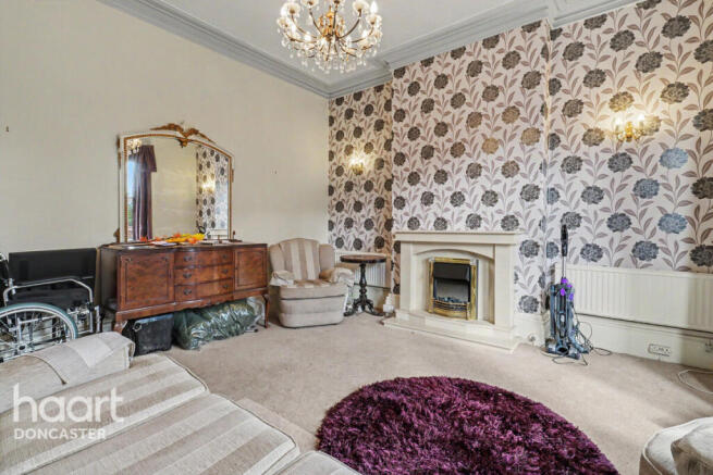 6 bed Semi-Detached for sale Image 8