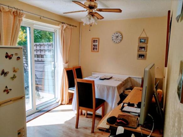 Photo 10