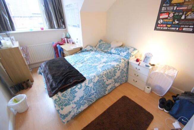 4 bed Terraced to rent Image 4